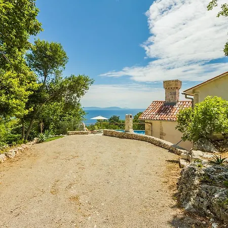 Ivanini Secluded Stone Villa With A Stunning View * Brsec